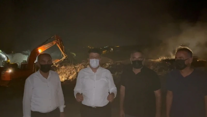 CHP Adıyaman Milletvekili Abdurrahman Tutdere, Adıyaman'da enkaz ayrıştırma sahasında yapılan çalışmalarla ilgili açıklama yaptı