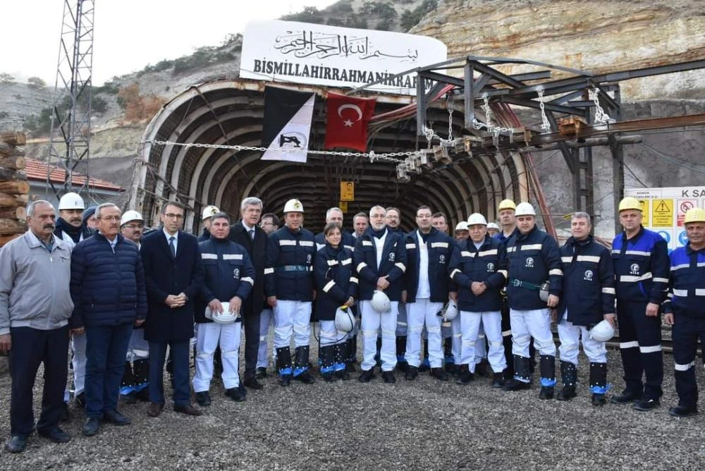 Çalışma Ve Sosyal Güvenlik Bakanı Nallıhan Ve Çayırhan Ziyaretinde Bulundu.