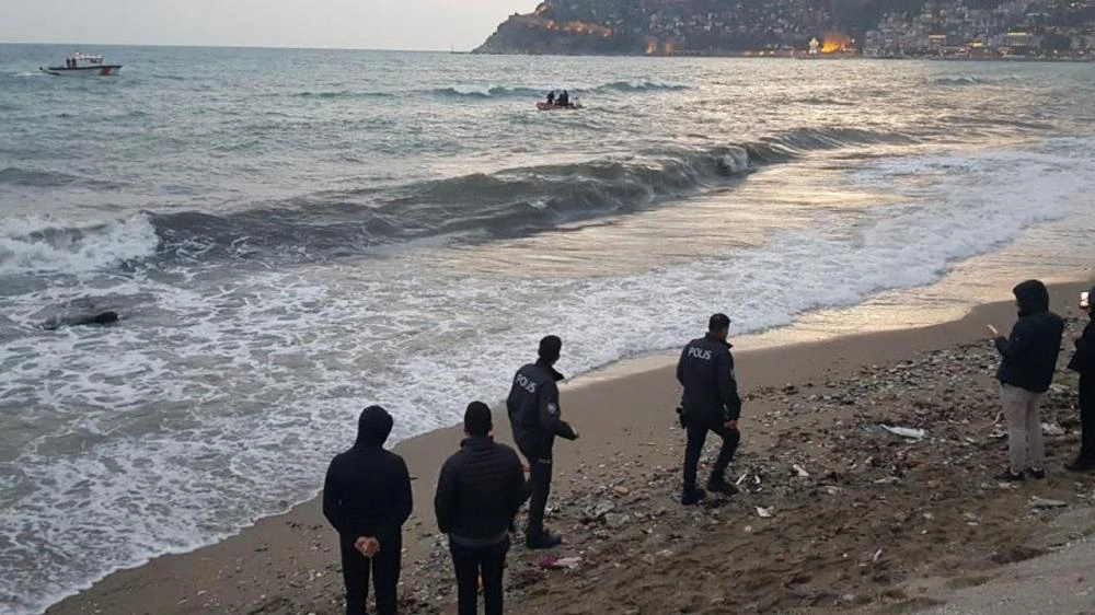 Alkol Aldıktan Sonra Denize Giren Adam Hayatını Kaybetti