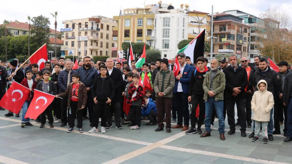 Alanya'da Teröre Lanet Filistin e Destek Yürüyüşü