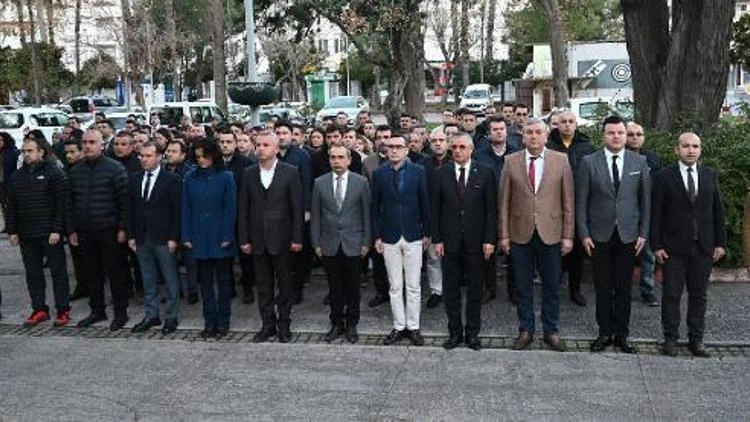 Kemer Belediyesi'nde Şehitler İçin Saygı Duruşu