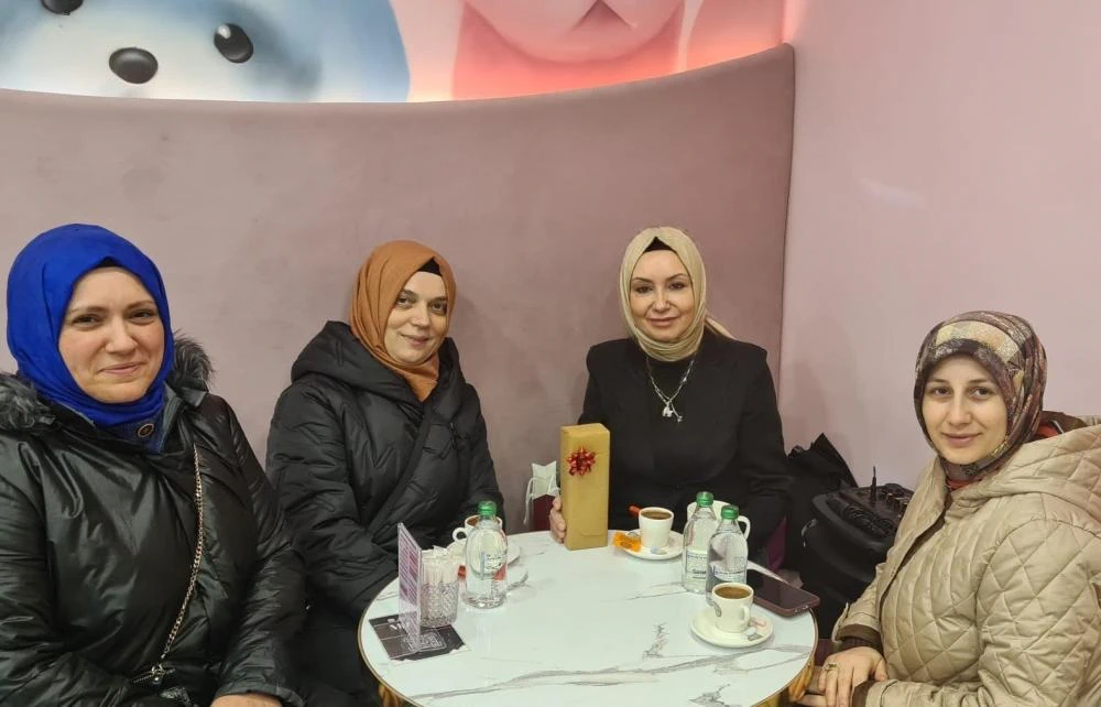 SAADET PARTİSİ KADIN KOLLARINDAN UHA KARAMÜRSEL TEMSİLCİSİ AYSEL AKKANAT'A ZİYARET