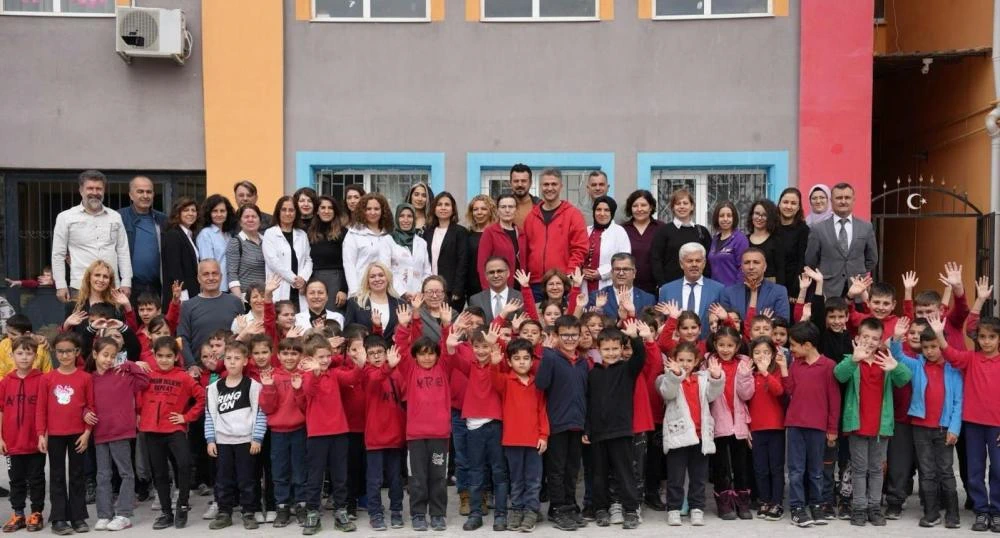 İl Milli Eğitim Müdürü Dr. Ömer Yahşi’den Bergama'da lise ve ilkokul ziyareti 