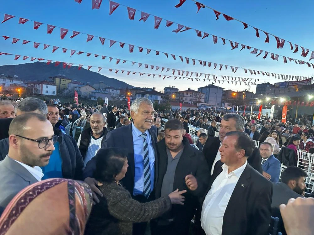 Seçimin ardından Tufanbeyli’de iftar programı gerçekleştirildi