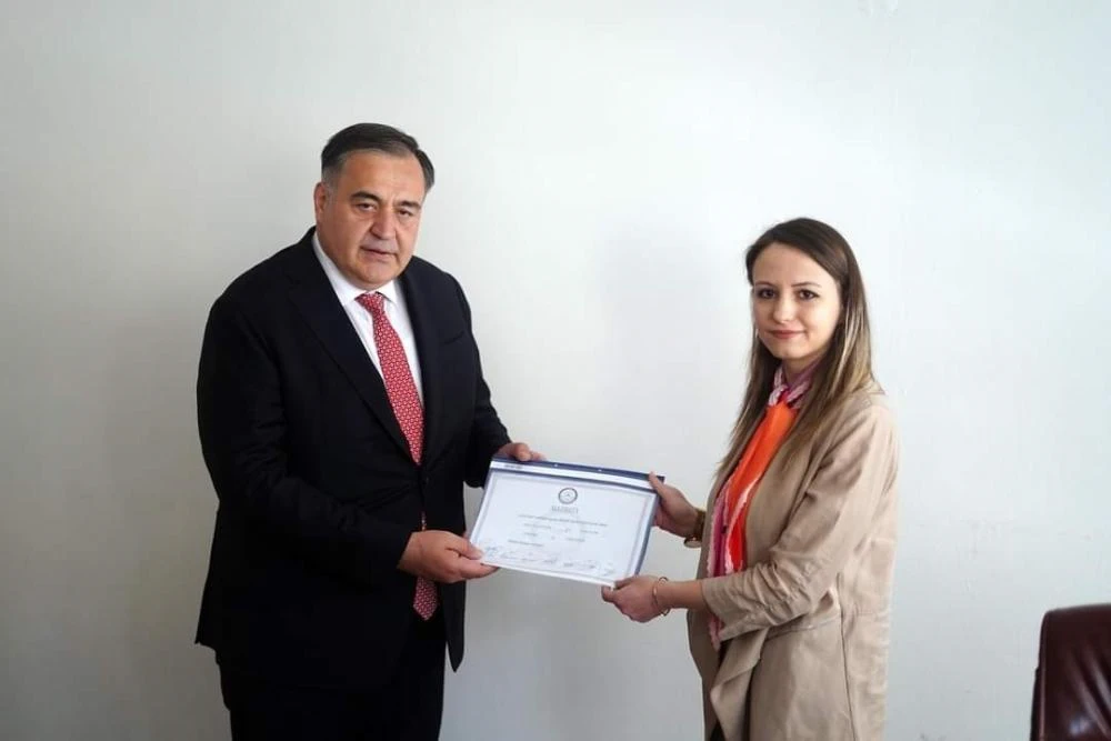 Nallıhan Belediye Başkanı Mazbatasını alarak Görevine Başladı