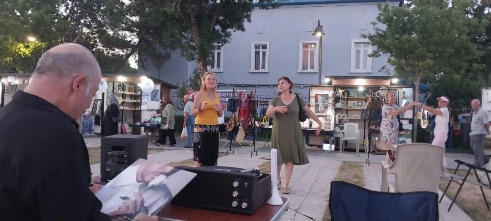 Gelibolu’nun Üreten Kadınlar Sokağında Nostalji Yaşanıyor