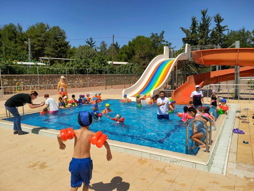 Aquapark çocuklara kapılarını açtı 