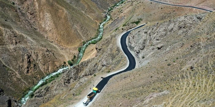 Hakkari-Van Yolu Üzerindeki Başkale Travertenlerine Yeni Asfalt Yatırımı