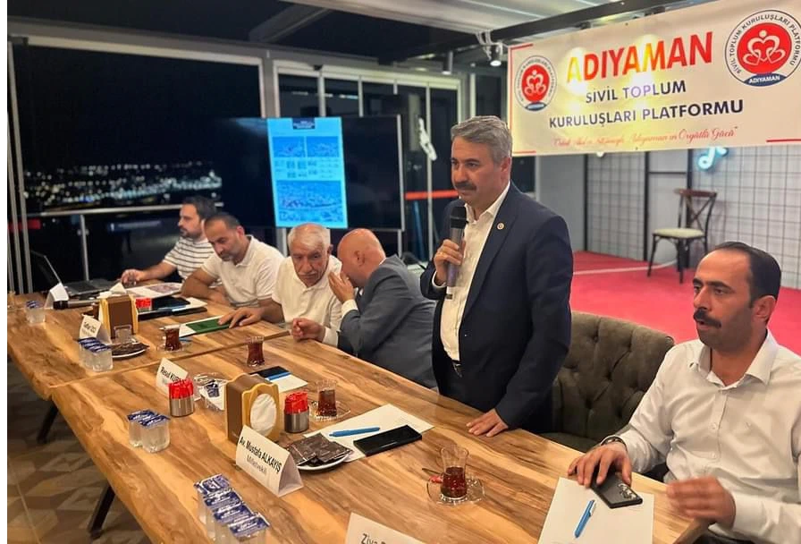 AK Parti Milletvekilleri, Adıyaman Meydan Projesi'ni STK Temsilcileriyle Değerlendirdi