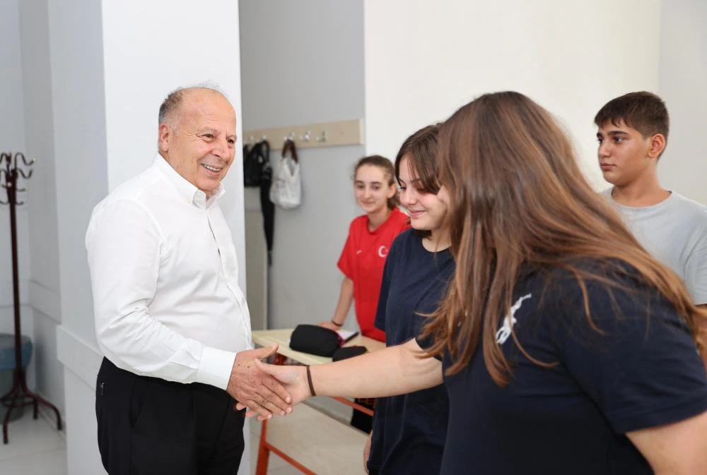 Yüreğir Belediyesi, Liseye Hazırlık İçin Ücretsiz Kurslar Sunuyor