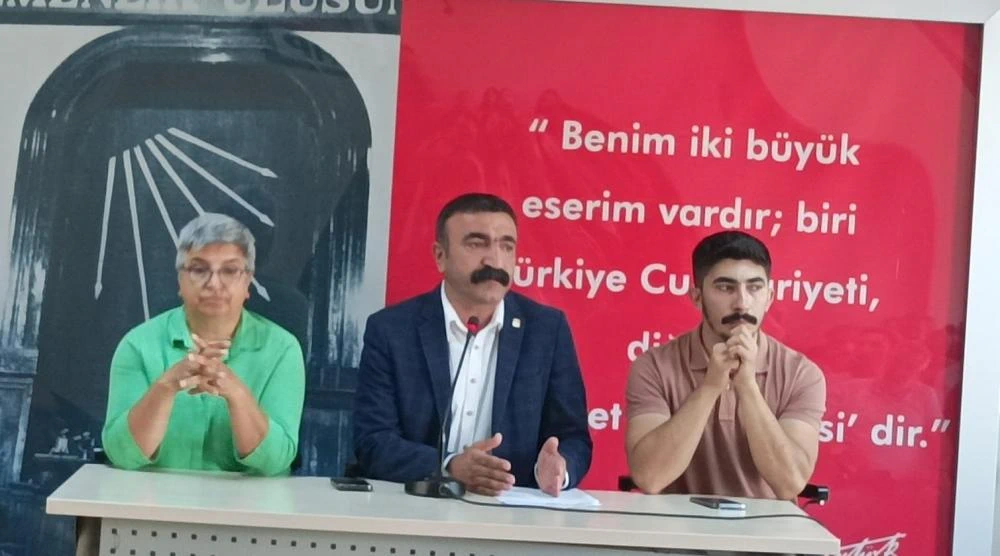CHP Çiğli İlçe Başkanı Akar: "Çöplerden Ekmek Toplayanların Sesine Kulak Verin"