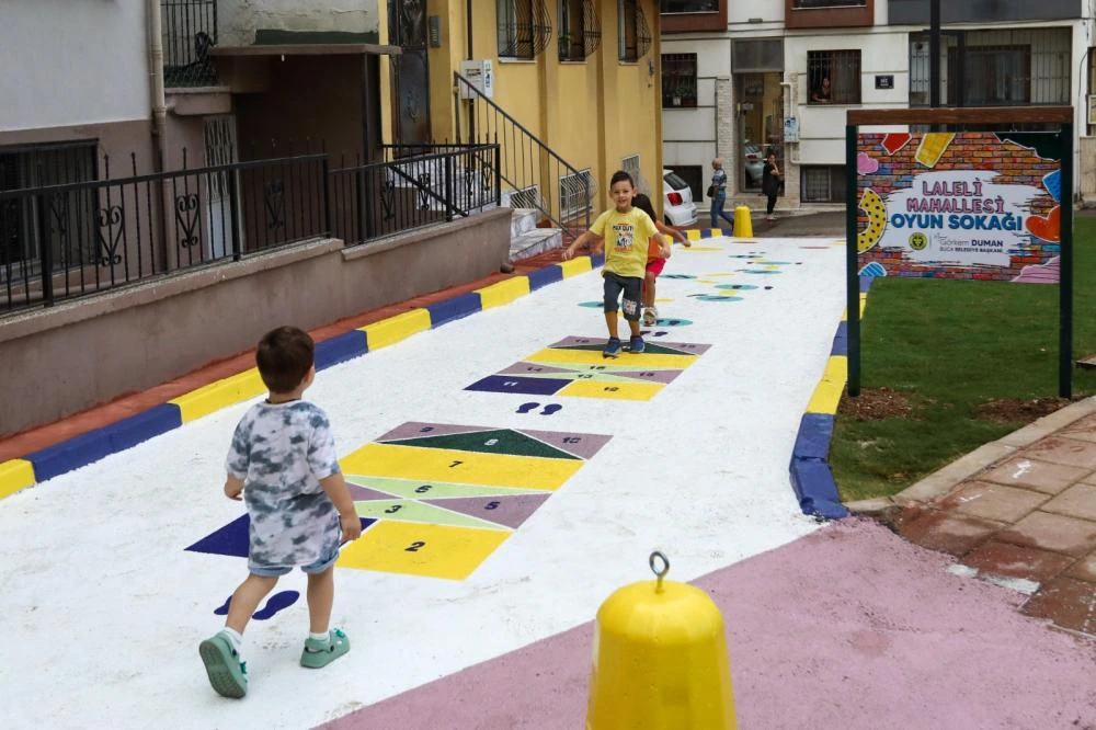 Buca'da Kaçak Yapılar Yıkıldı, "Yaşayan Sokaklar" Hayata Geçiyor