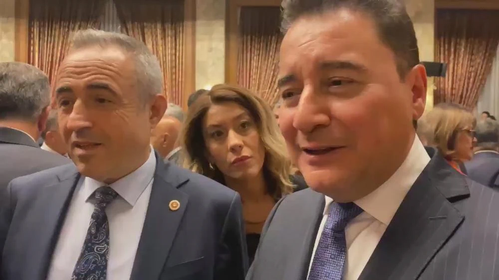 Babacan: "Türkiye'yi İki Kutuplu Siyasetten Kurtaracak Yol Arıyoruz"