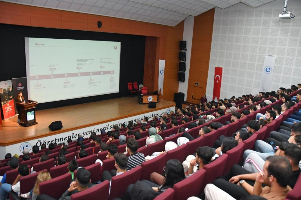 Adıyaman Üniversitesi’nde "Uçuş ve Ötesi" Söyleşisi Gerçekleşti
