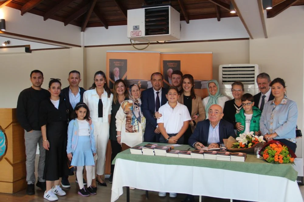 Kudret Fikirli'nin Hayat Hikayesi Kitap Oldu: "Sayıların Ötesinde Hayatın İçinde" Tanıtıldı