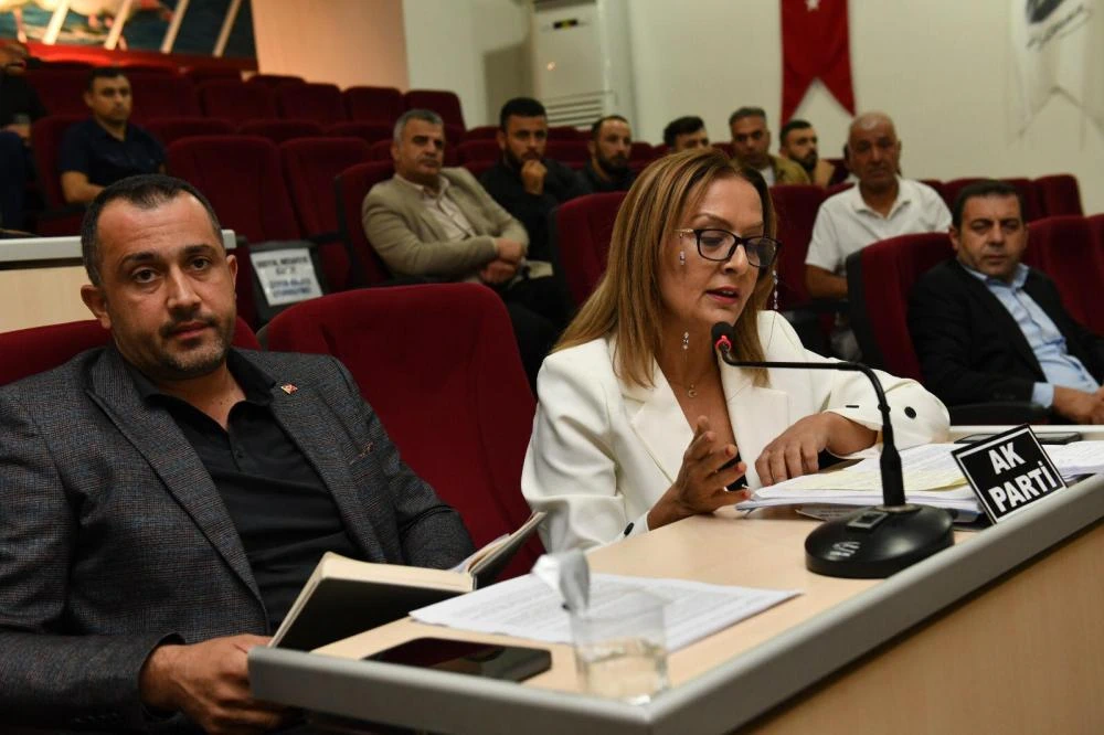 Çiğli Belediyesi'nde Bütçe Görüşmeleri: AK Partili Tuncer'den "Kadın Payı" Eleştirisi