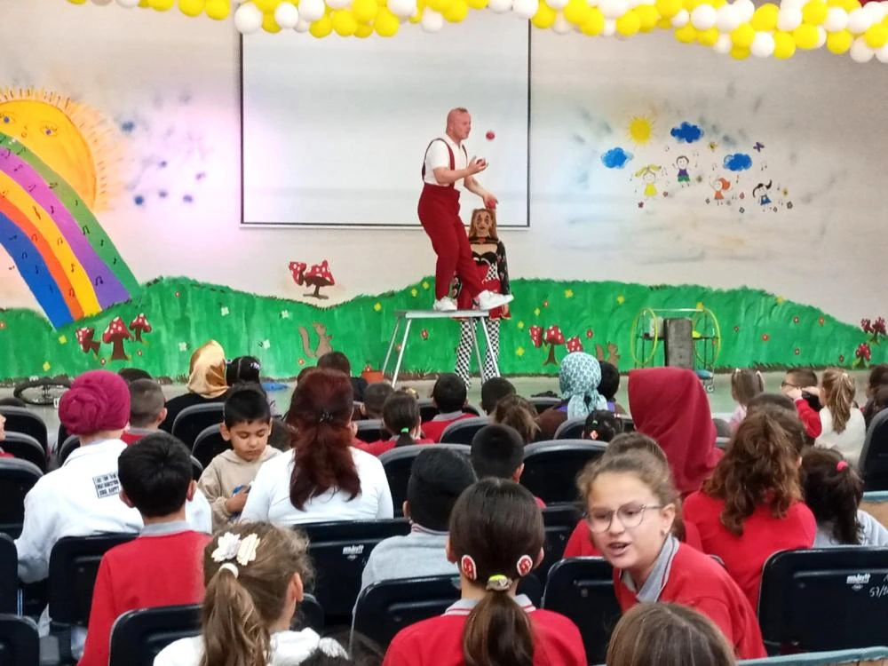 Gelibolu’da Cumhuriyetin 101. Yılına Özel Çocuk Şenliği Coşkusu