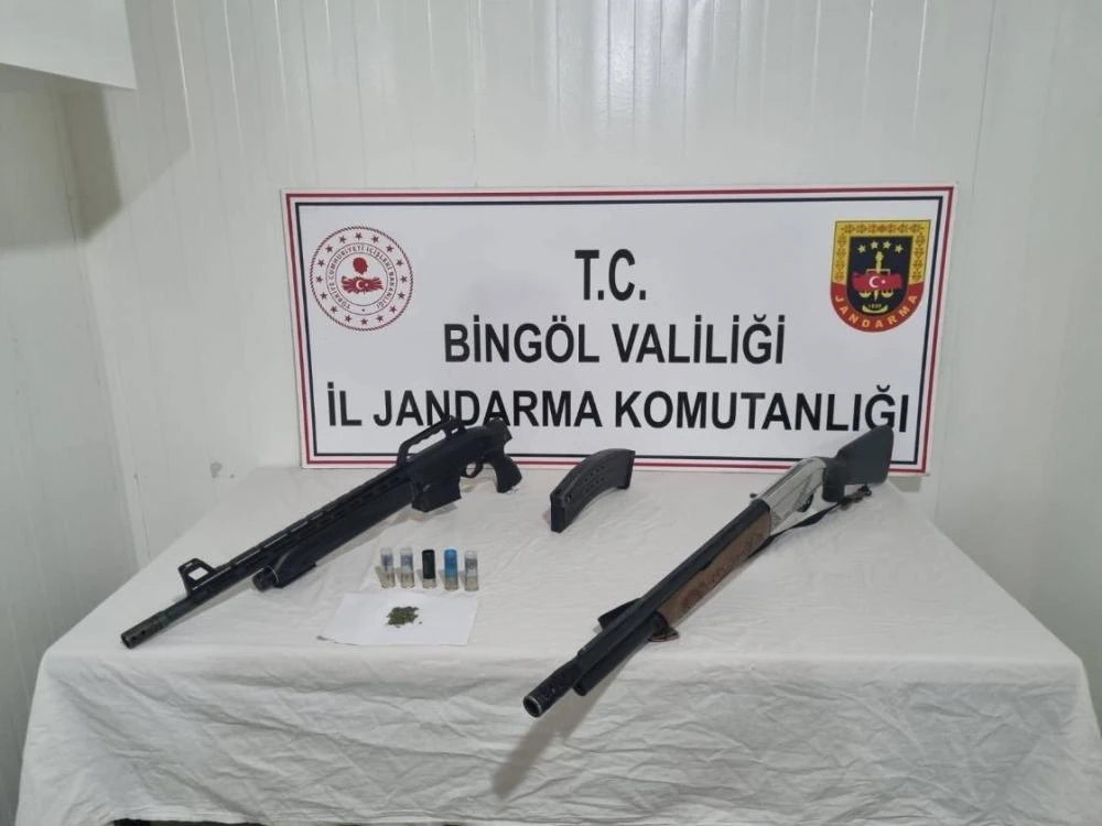 Bingöl Valiliği’nden Operasyon Bilgisi: Jandarma Ekipleri Ruhsatsız Silah ve Uyuşturucu Ele Geçirdi