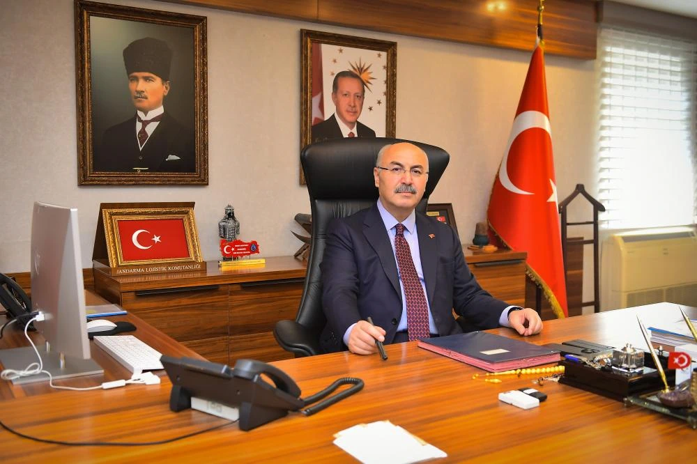 Vali Köşger, Atatürk'ü Anma Günü'nde Saygı ve Bağlılık Mesajı Yayınladı