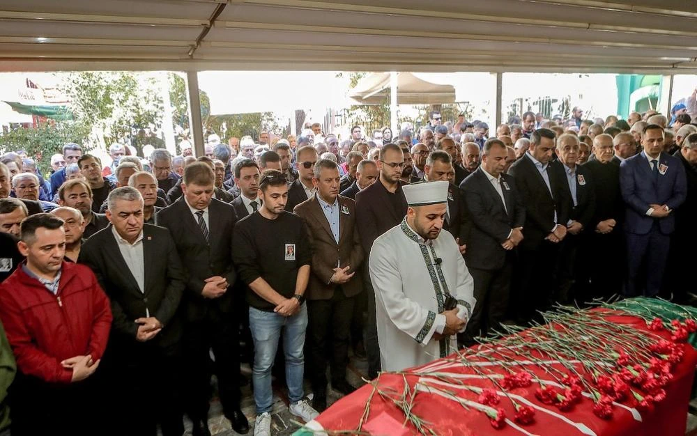 CHP Genel Başkanı Özgür Özel: "Selçuk Ayhan İzmir İçin Büyük Bir Kayıp"