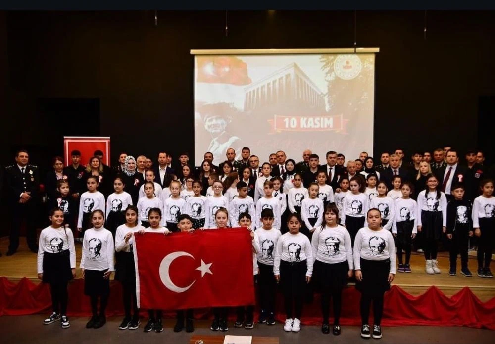 Sancaktepe Kaymakamlığı'nın Düzenlediği 10 Kasım Atatürk'ü Anma Töreni 86. Yılında Duygu Dolu Anlara Sahne Oldu