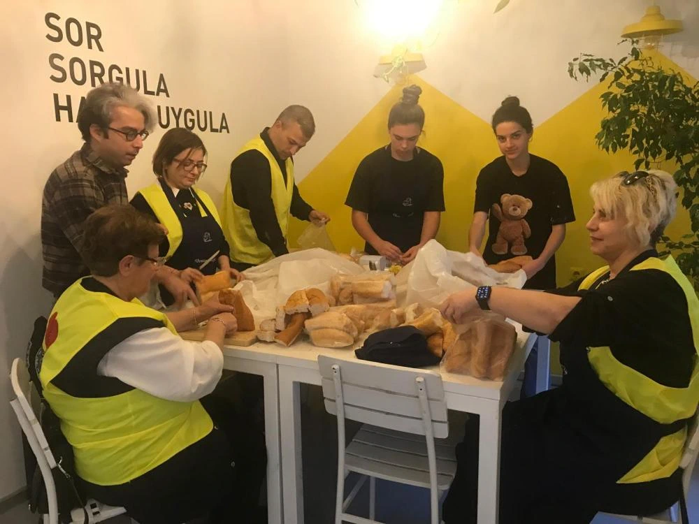 Adana Taşköprü Lions Derneği'nden Diyabet ve Açlık İçin Farkındalık Etkinlikleri