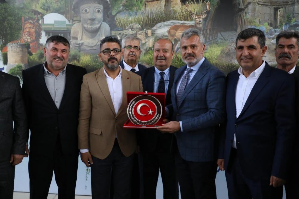 Hatay Büyükşehir Belediyesi, Muhtarlarla Bir Araya Gelerek İhtiyaçları Değerlendirdi