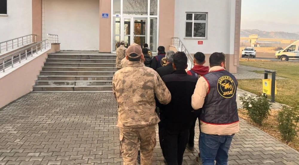 Bingöl’de Kasten Yaralama Suçundan Aranan 4 Şüpheli Tutuklandı