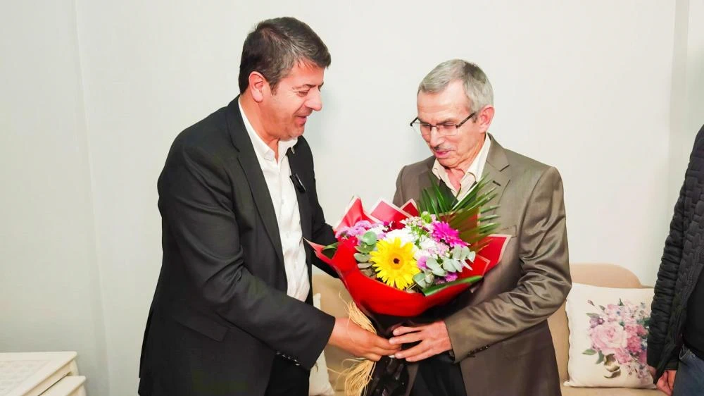 Başkan Tutdere, Ortaokul Öğretmenini Ziyaret Etti: “Cumhuriyet Değerlerine İnanan Bir Eğitim Neferiydi”