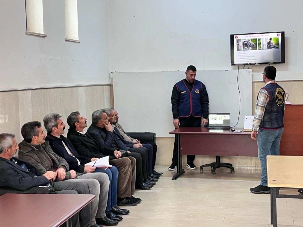 JASAT Ekipleri Genç ve Solhan’da Dolandırıcılık Konusunda Bilgilendirme Yaptı