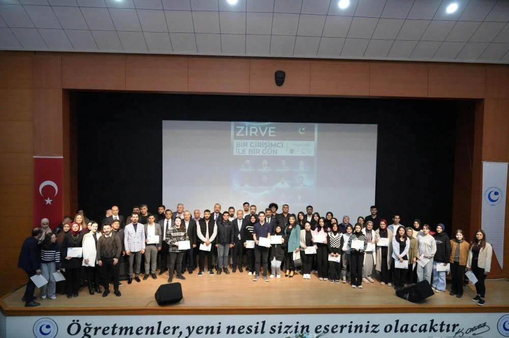 Adıyaman Üniversitesi’nde “Bir Girişimci ile Bir Gün Zirvesi” Düzenlendi