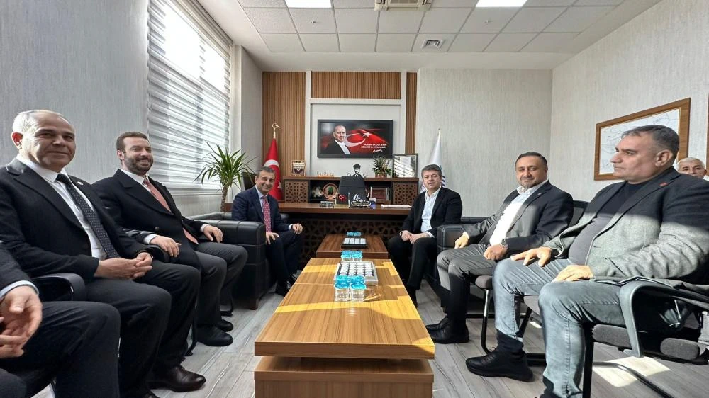 CHP genel başkan yardımcısı Burhanettin Bulut Başkan Tutdere’yi ziyaret etti