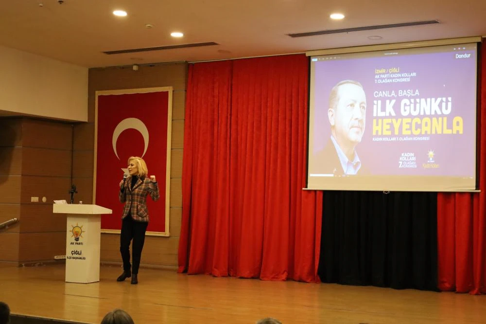 AK Parti Çiğli'de Kadın Kolları Kongresi Coşkusu