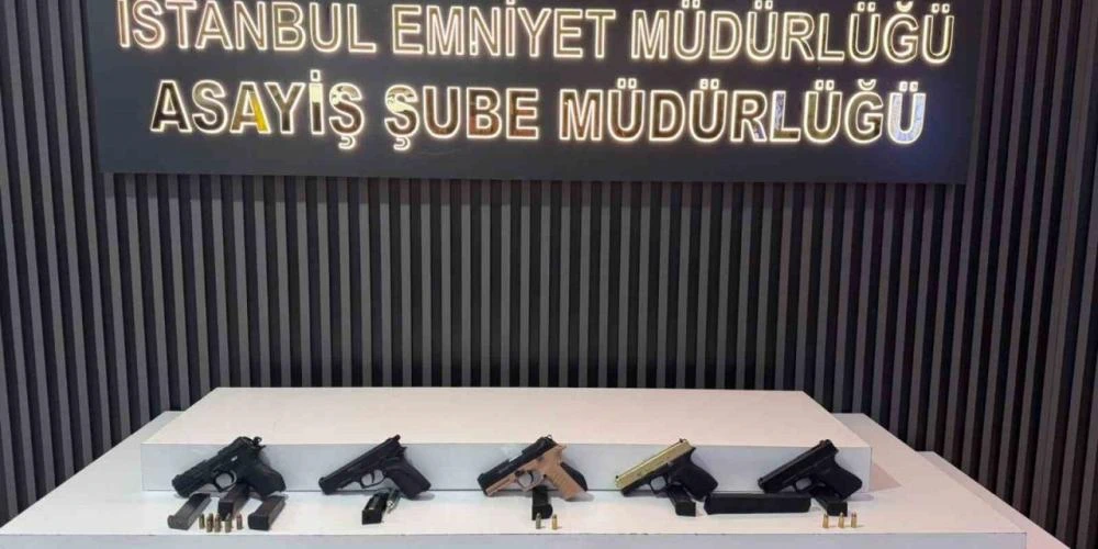 Fatih'te Kargo Firmasına Giren Hırsızlar, Yüklü Para Çaldı