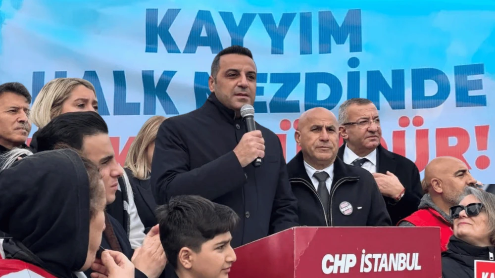 Başkan Yıldız Esenyurt'taki Demokrasi Nöbetinde "Ahmet Özer'in Rant Oyununa Kurban Edildiğine İnanıyorum"