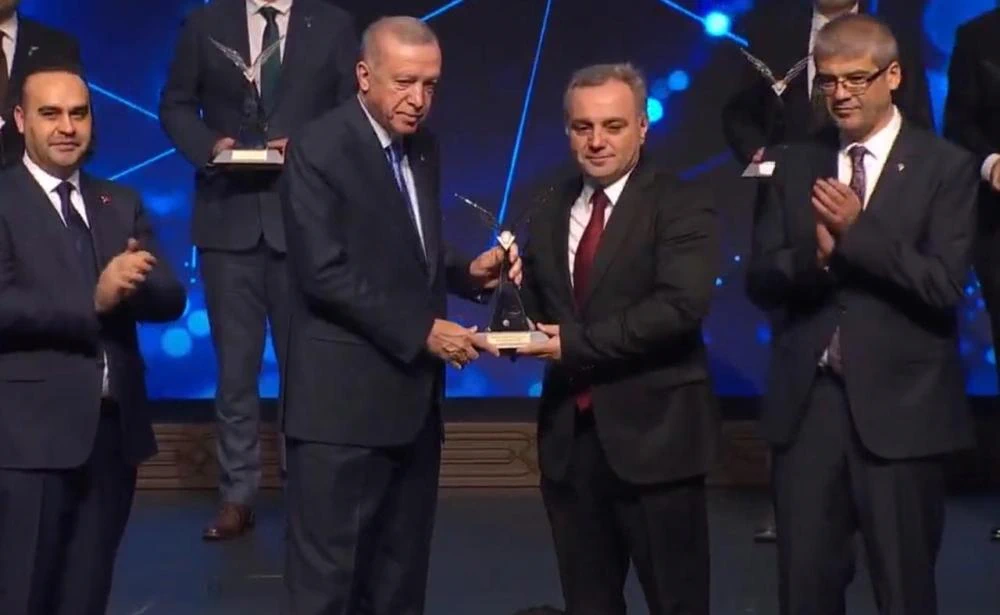 Cumhurbaşkanlığı Himayelerinde TÜBA ve TÜBİTAK 2024 Bilim Ödülleri Sahiplerini Buldu