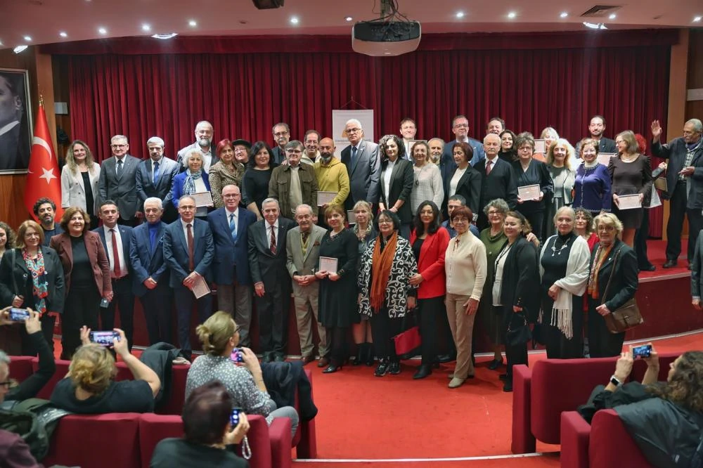 Eskişehir Büyükşehir Belediye Başkanı Ünlüce’ye "Eskişehir Sanat Ödülü" Takdim Edildi