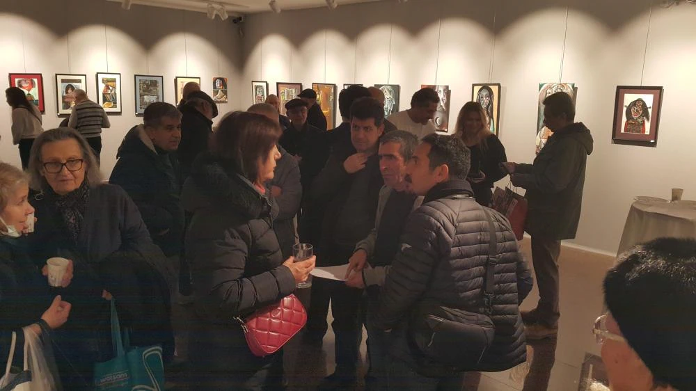 Muzaffer Oruçoğlu’nun “Karyaditler ve Işık İşçileri” Sergisi Ankara’da Açıldı