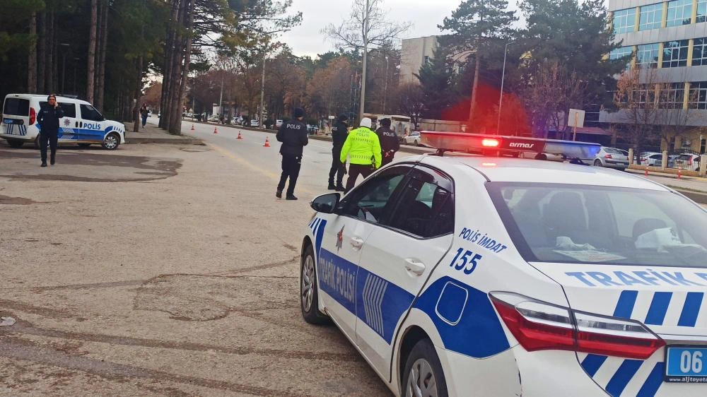 Çubuk'ta Yılbaşı Öncesi Trafik ve Göçmen Denetimi Yapıldı