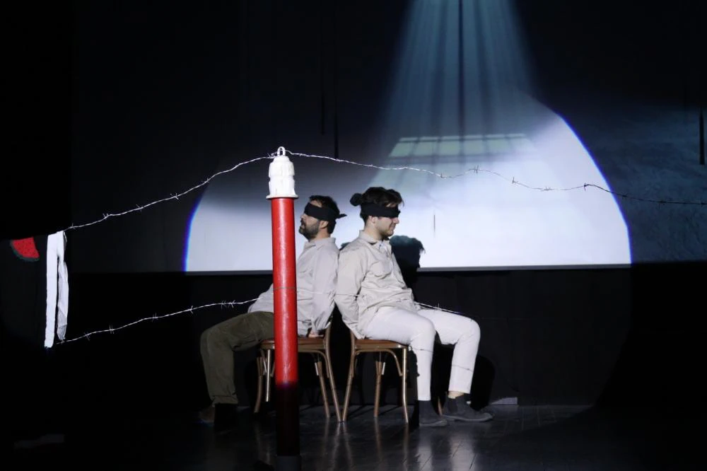 "Islık Çalmak İstiyorum" Tiyatrosu: Filistin’in Acı Dolu Hikayesi