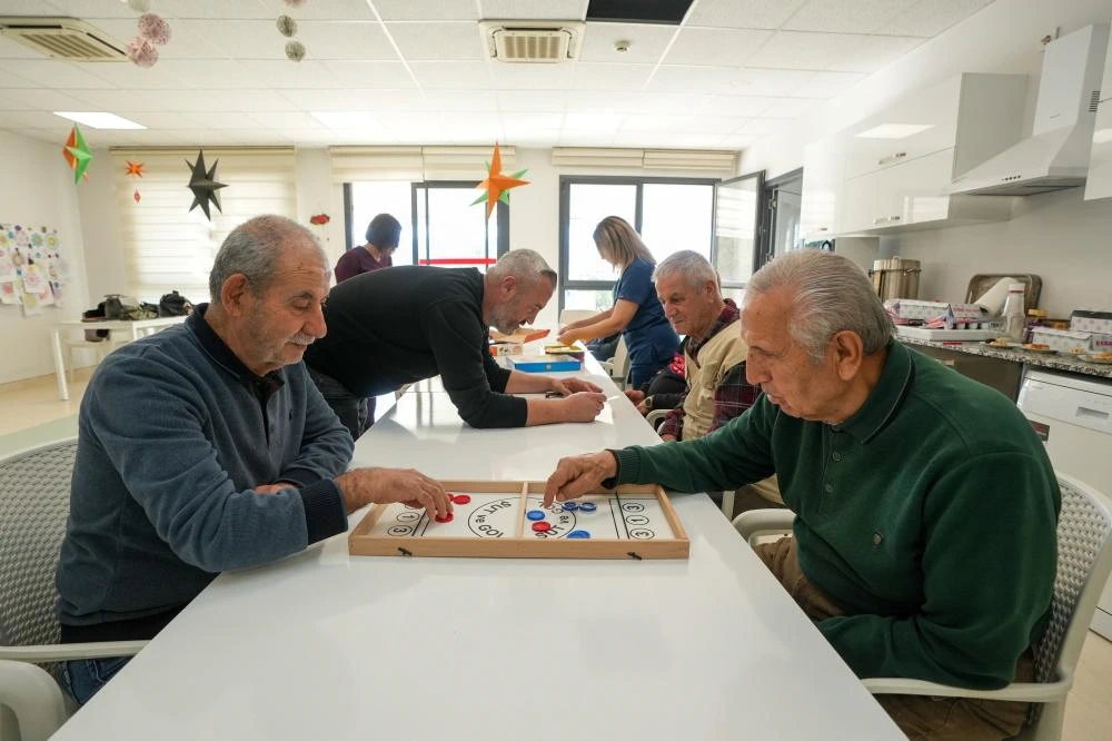 Gaziemir Belediyesi’nden Yaş Dostu Hizmetler: Ata Evi ve Alzheimer Merkezi