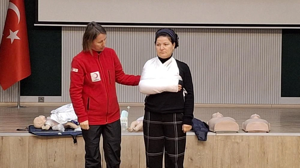 Türk Kızılayı'ndan Beypazarı'nda İlk Yardım Eğitimi