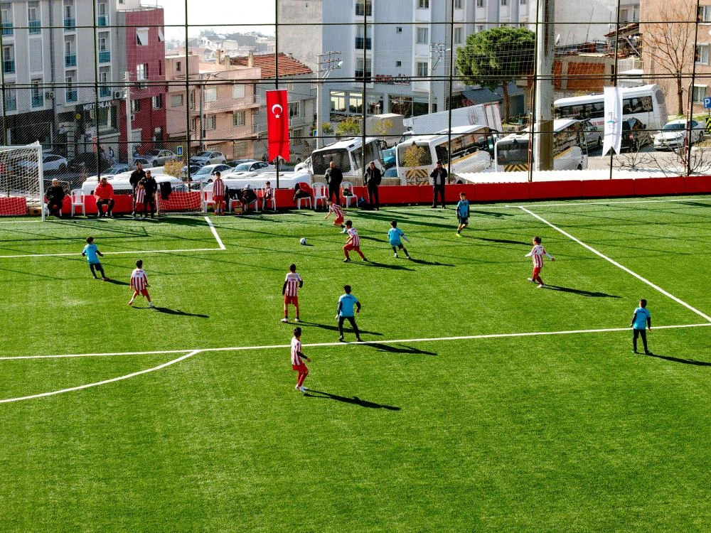 Bayraklı’da U-10 Cup Futbol Turnuvası Görkemli Bir Finalle Tamamlandı