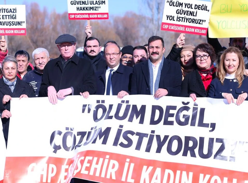 CHP’den Seyitgazi-Afyonkarahisar Karayolunda Basın Açıklaması