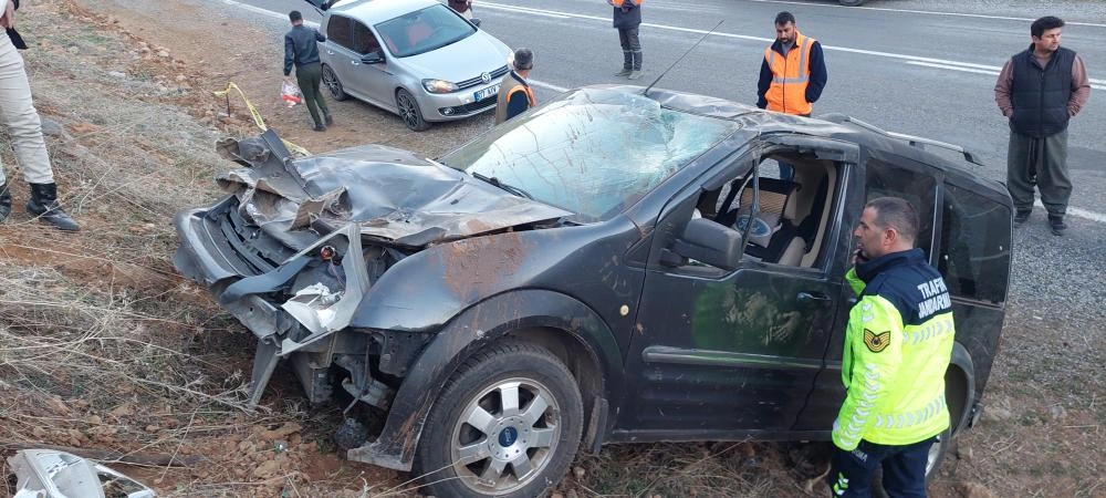 Çukurca’da Akşam Saatlerinde Meydana Gelen Kazada 2 Kişi Yaralandı