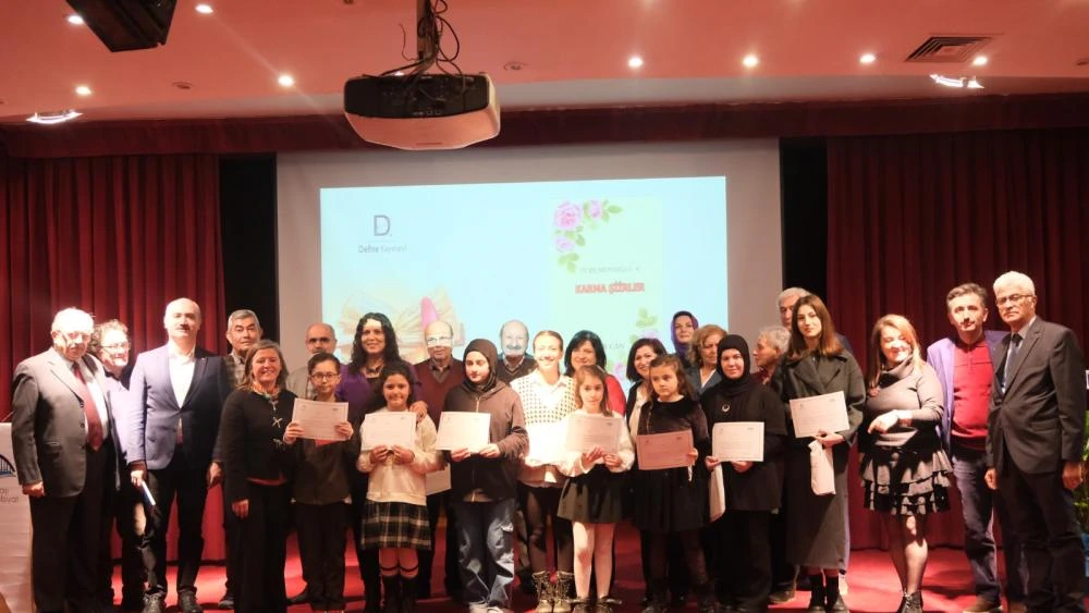 Eskişehir'de Genç Ressamlar Sergisi ve Şiir Dinletisi Sanatseverlerle Buluştu