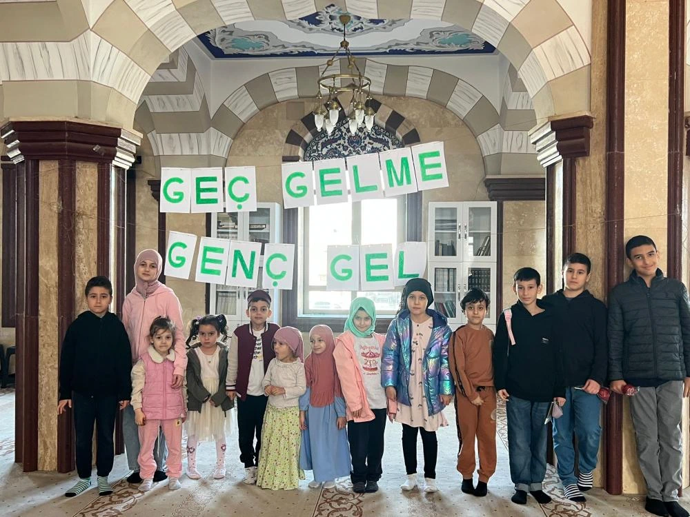 İZMİR GENÇ İHH'DAN ANLAMLI BİR ETKİNLİK: KARDEŞLİK COĞRAFYASI CAMİ BULUŞMASI