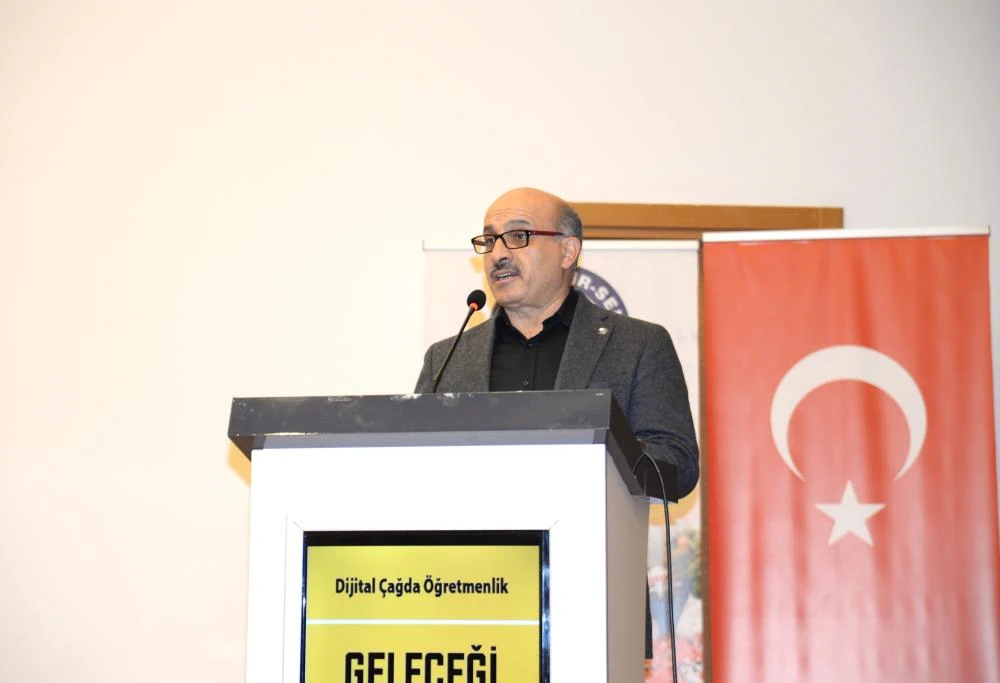 Dijital Çağda Öğretmenlik Konferansı Adana’da Gerçekleşti