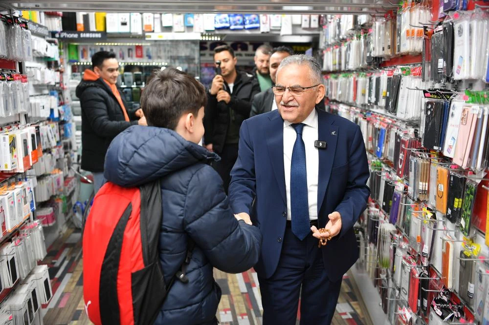 Başkan Büyükkılıç’tan Hunat Çarşısı’nda Esnaf Ziyareti