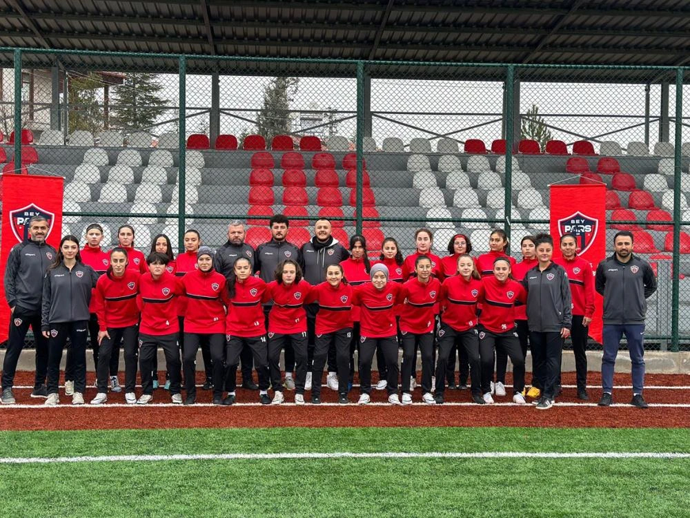 Beypazarı’nın Kız Futbol Takımı İlk Maçına Çıkıyor!